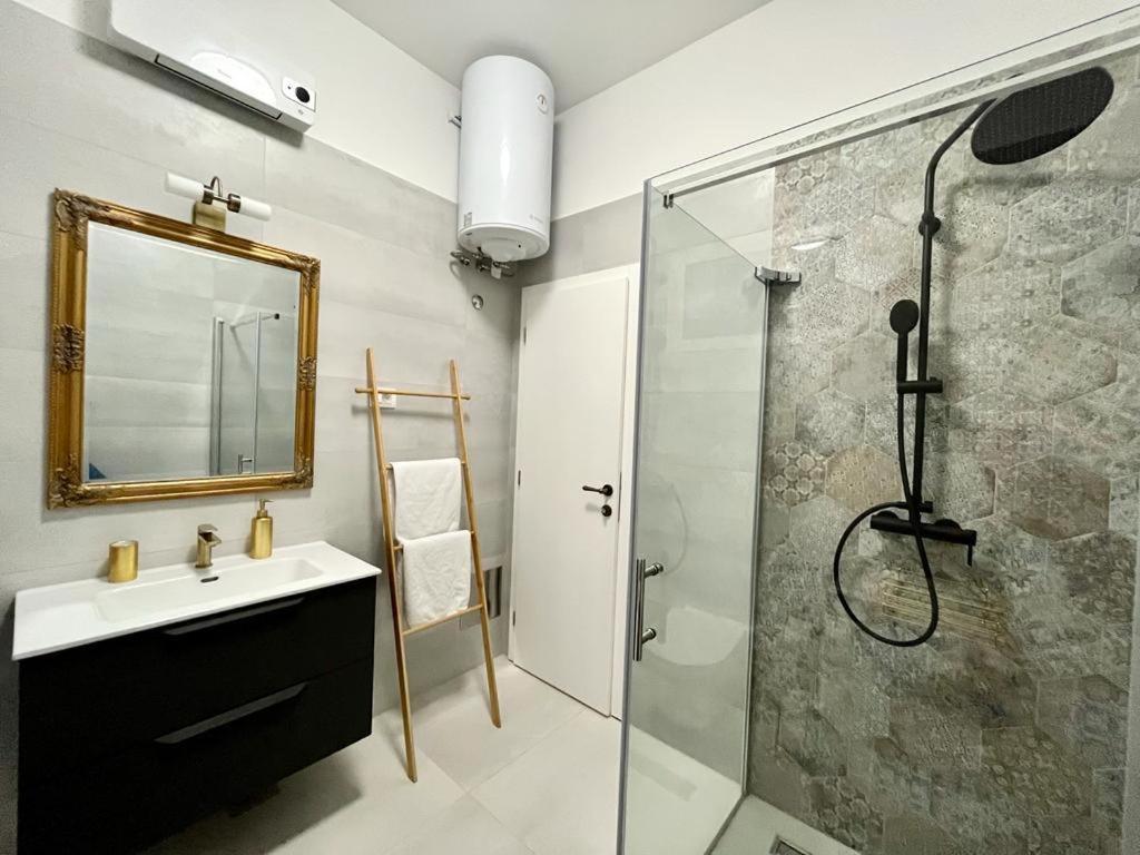 Ferienwohnung Lux Apartmans Pula Exterior foto