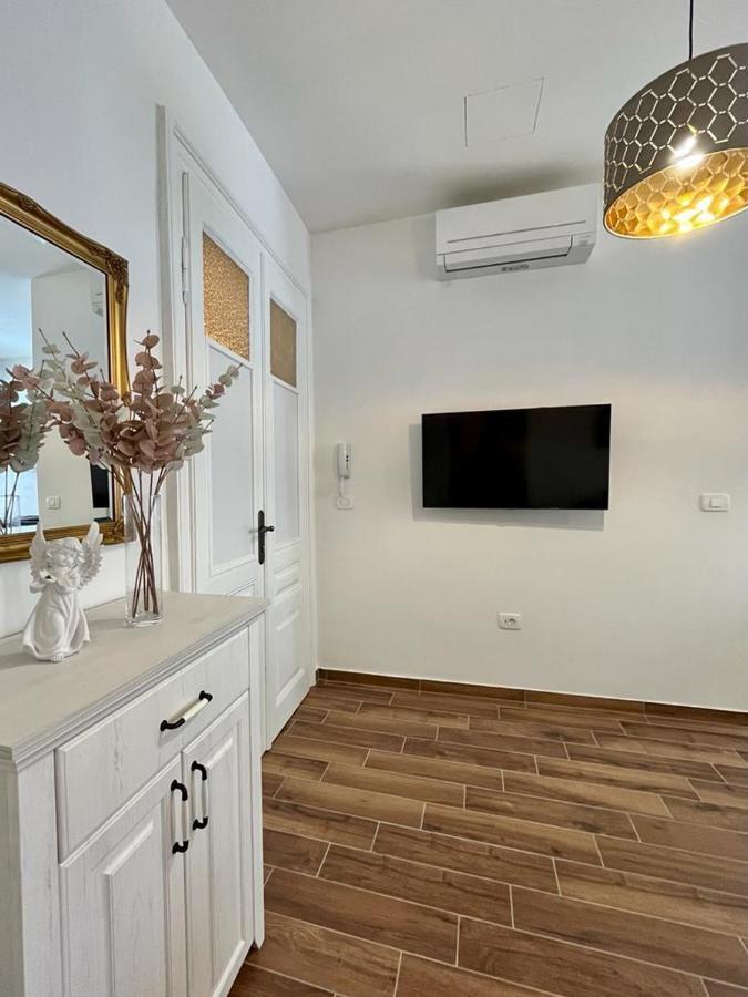 Ferienwohnung Lux Apartmans Pula Exterior foto
