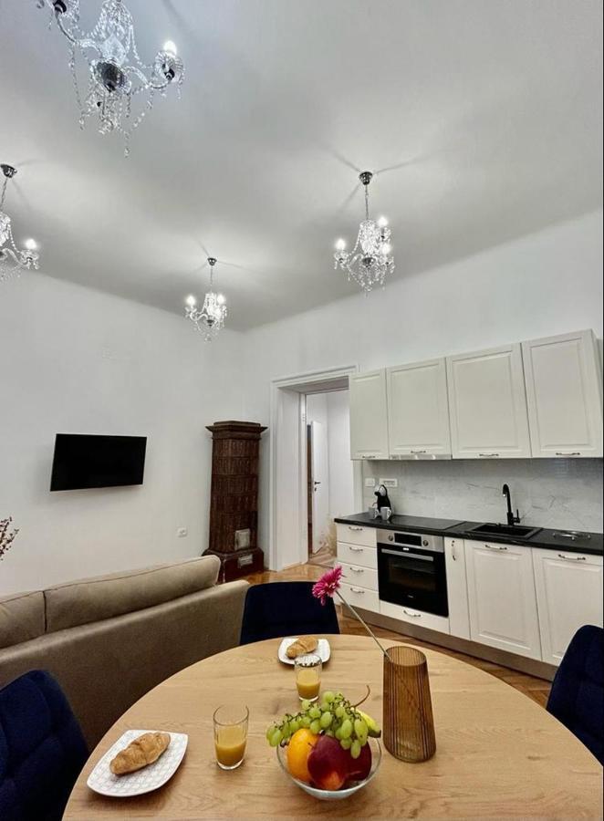 Ferienwohnung Lux Apartmans Pula Exterior foto